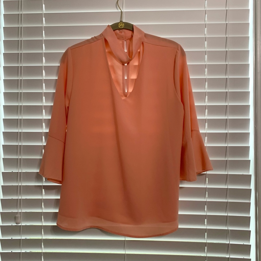 2/$20 or 3/$25 Sz L Peach Blouse w/ Flutter Sleeves